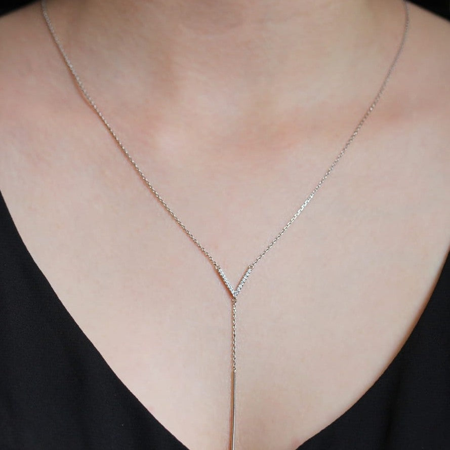 Colar Gravatinha Cravejado Minimalista